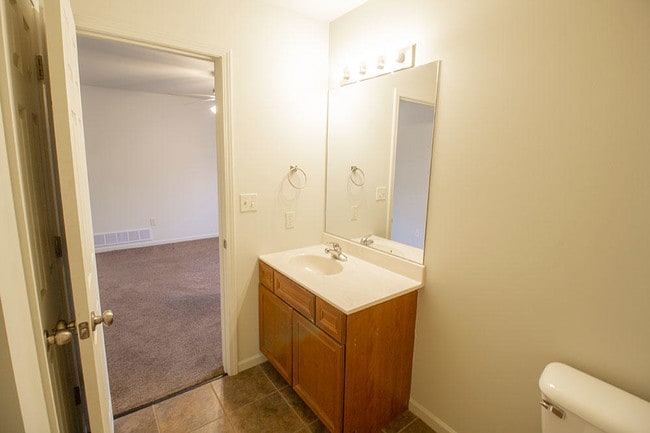 Building Photo - 1424 Bodie Dr