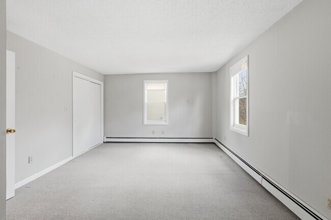 Building Photo - 146 Hecla St
