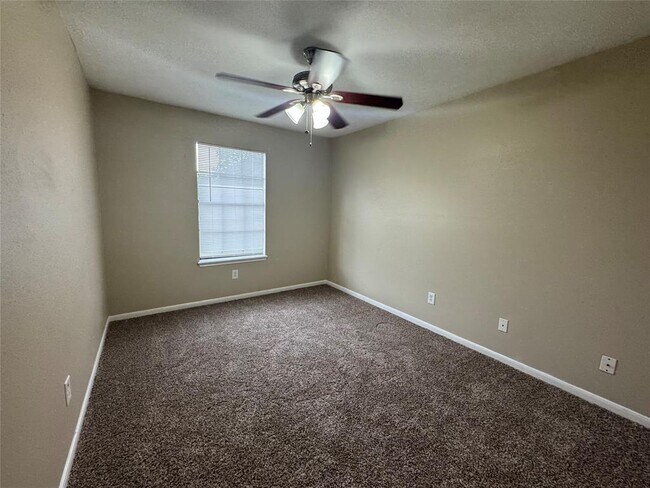Building Photo - 15002 Dunster Ln