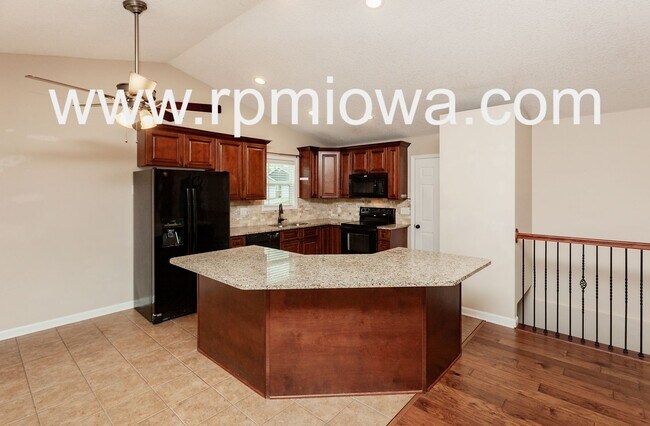 Building Photo - ESTABLISHED NEIGHBORHOOD!!! 4 Bedroom, 3 Bath Home in Ankeny