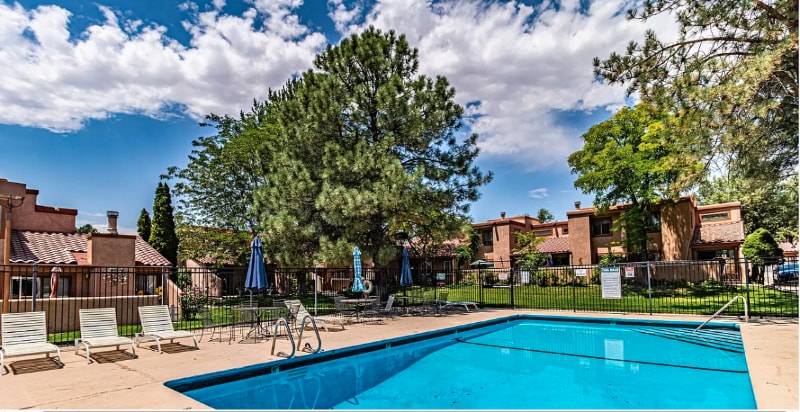 Building Photo - 5200 Villa View Dr