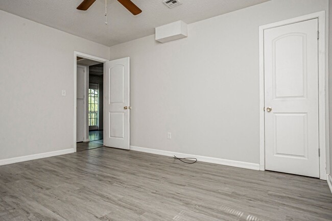 Building Photo - 1103 S Jackson St