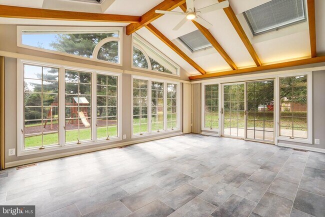 Building Photo - 9801 Orchid Cir
