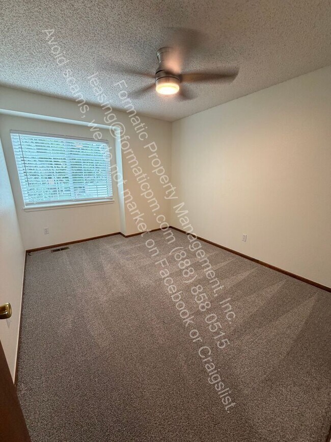 Building Photo - 9663 Lameria Dr