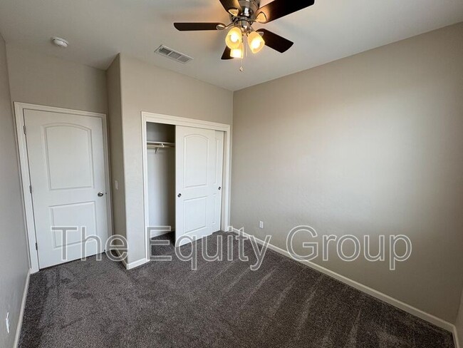 Building Photo - 3234 N Noyes Ct