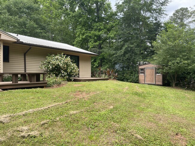 Building Photo - 170 Longview Dr