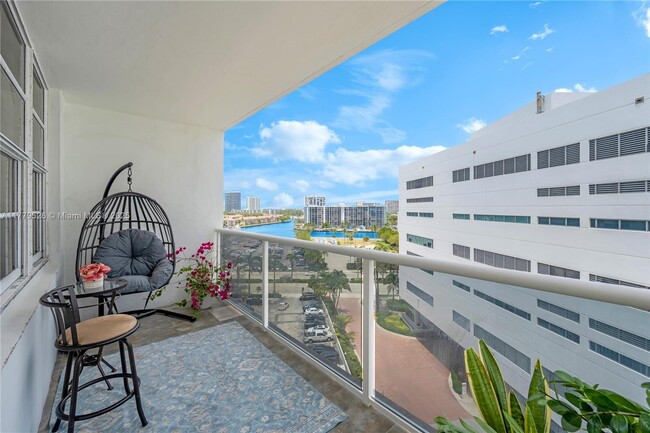 Primary Photo - 3725 S Ocean Dr