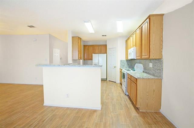 Building Photo - 10617 Wolfcreek Ln