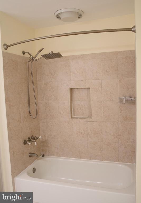Building Photo - 46566 River Meadows Terrace