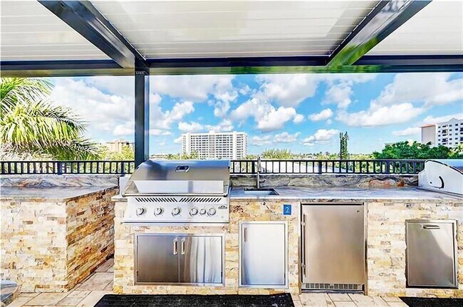 Building Photo - 531 N Ocean Blvd