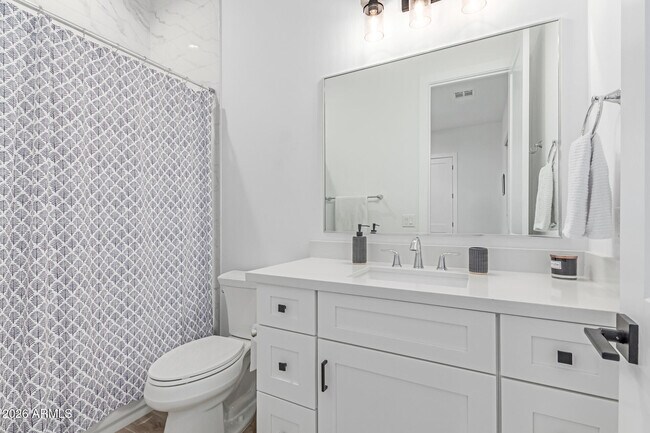 Building Photo - 13924 Dyer Ln