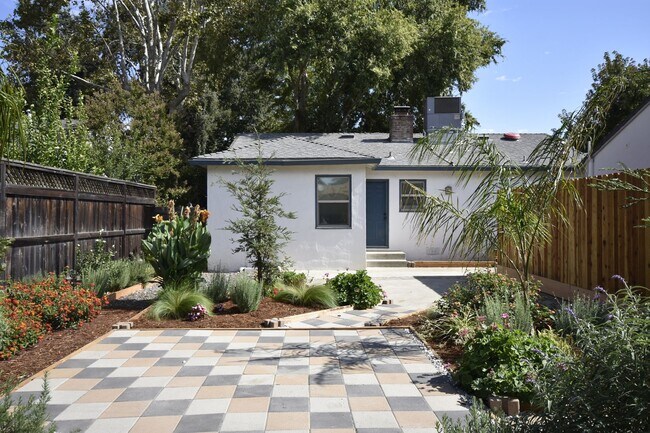 Building Photo - 1544 Maryland Ave