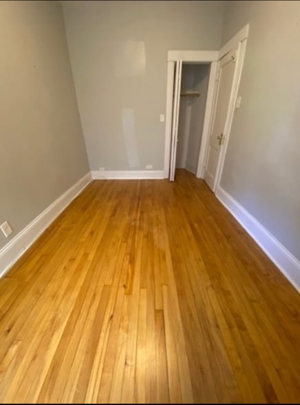 Building Photo - 1318 W Waveland Ave