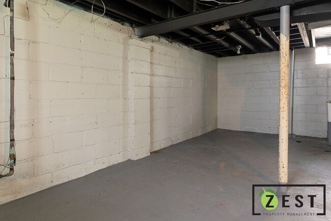 Building Photo - 19366 Woodside St