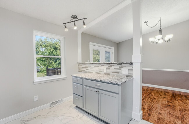 Building Photo - 4320 W Brookview Ct