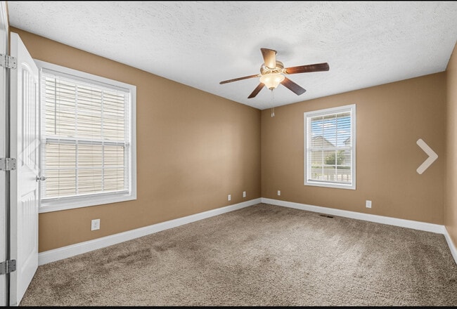 Building Photo - 546 Falkland Cir