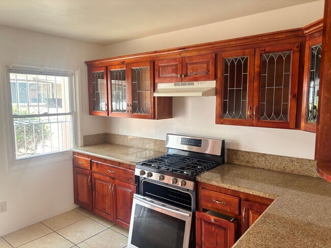 Building Photo - 2 bedrooms duplex in Chula Vista
