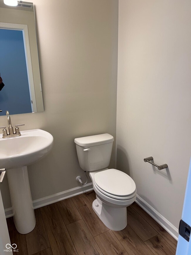 Building Photo - 14555 Elsmere Ln