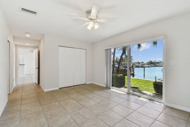 Building Photo - 345 Capri Blvd