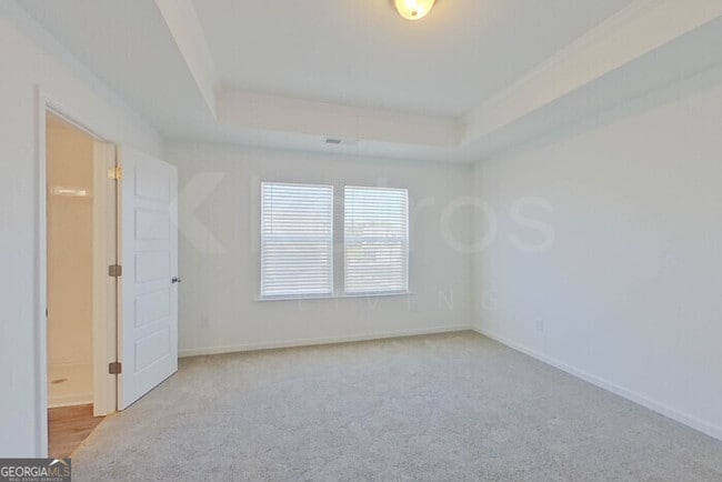 Building Photo - 111 English Oak Ln