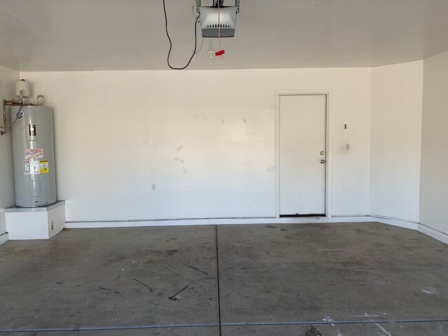 Building Photo - 4 Bedroom - 2 Bath - 1589 Sq. Ft. Home in Gladden Farms Community - Marana