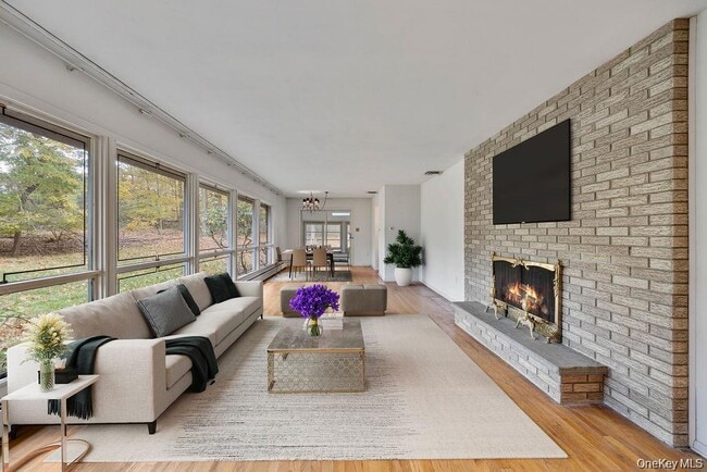 Building Photo - 5 Steinway Ct