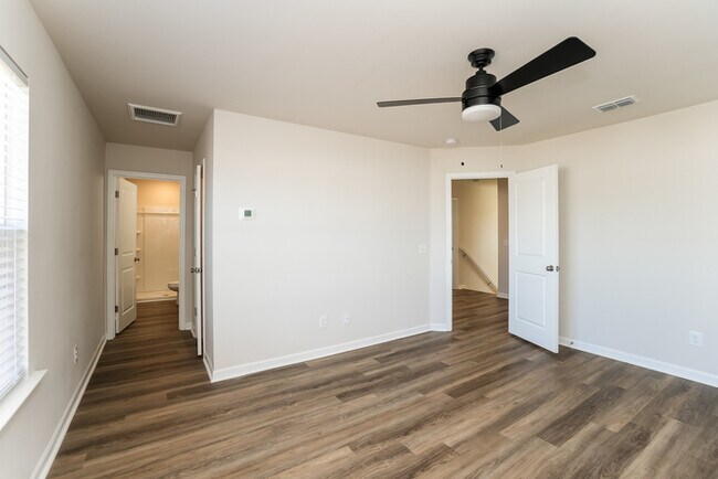 Building Photo - Beautiful 4-Bedroom in Cane Bay