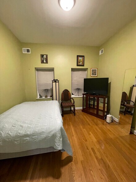 Bedroom 3 - 1914 5th St NW