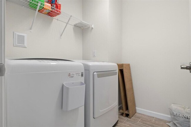 Building Photo - 5004 Skyview Ln