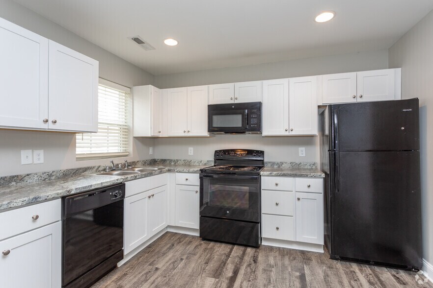 Primary Photo - Caswell at Riverwalk