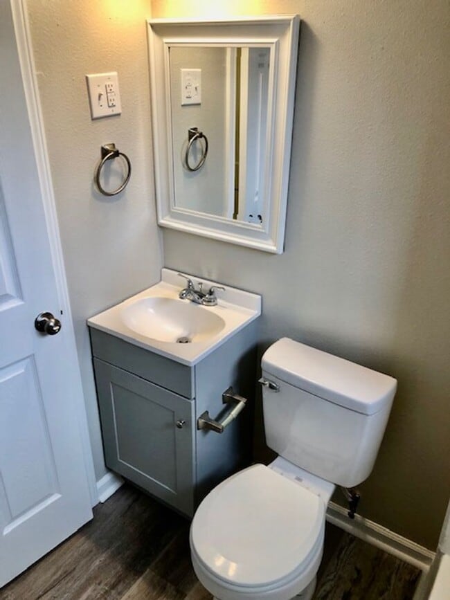Building Photo - $500 OFF MOVE IN SPECIAL-CUTE SOUTH BOSSIER HOME-FRESH PAINT-NEW FLOORS-CLEAN
