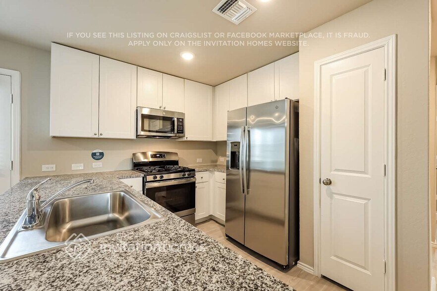 Building Photo - 5606 Basilica Pl