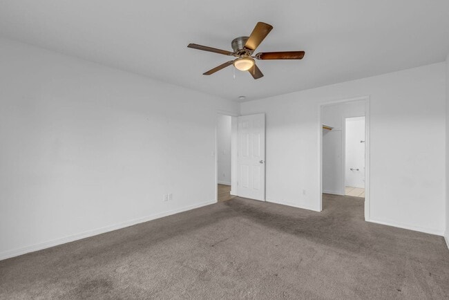 Building Photo - Main Street Kamas Condo