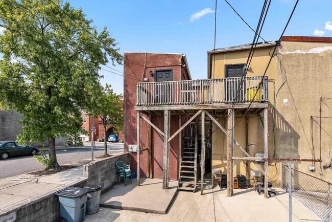 Building Photo - 219 N Patterson Park Ave