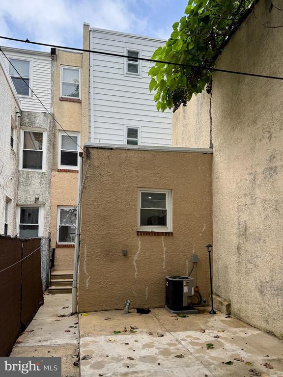 Building Photo - 3804 Fairmount Ave