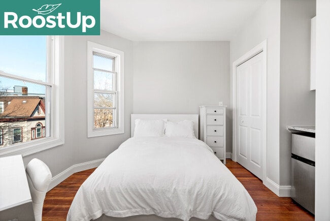 Building Photo - Furnished Bedroom with Private Bath in Eas...