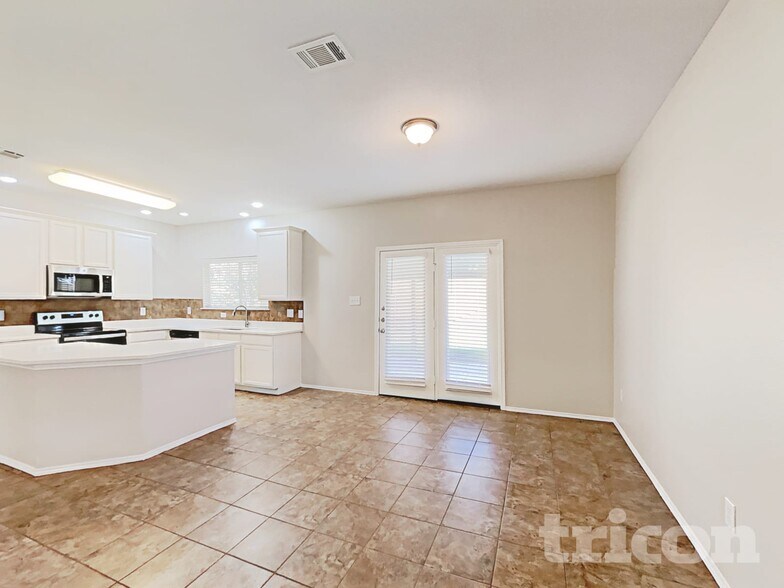 Building Photo - 209 Stable Dr