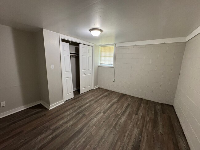Building Photo - Far Eastside 4 Bedroom 2 Bath