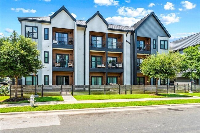 Building Photo - 3101 Govalle Ave