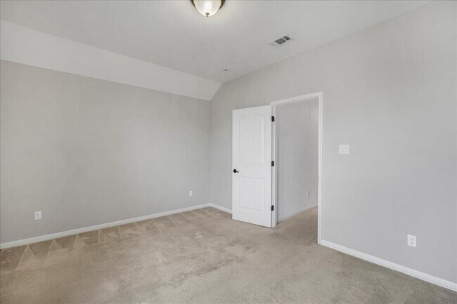 Building Photo - 1522 Hidden Springs Path