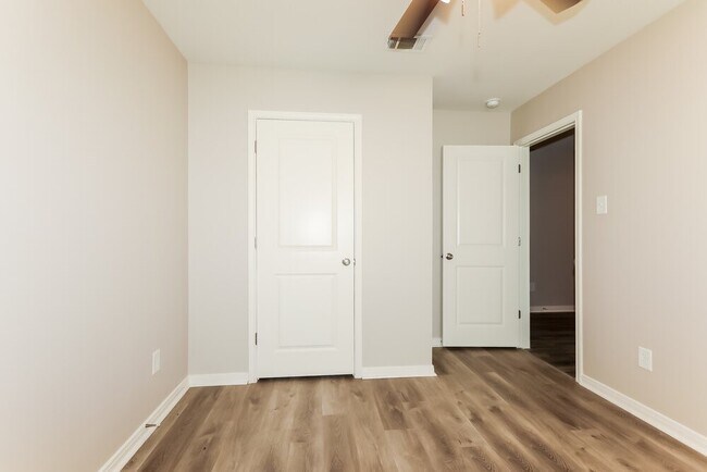 Building Photo - 15653 Del Norte Dr