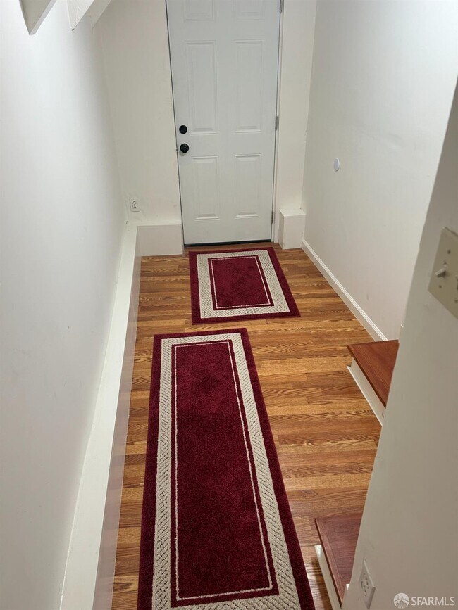 Building Photo - 255 Molimo Dr