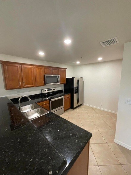 Building Photo - 5269 SE Jennings Ln