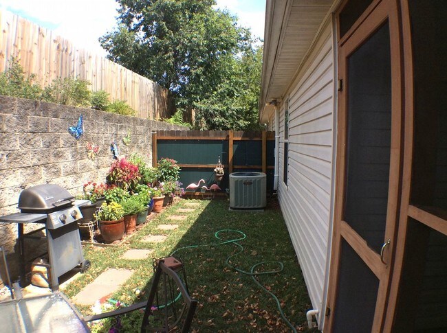 Building Photo - 122 Brushy Hollow Lane