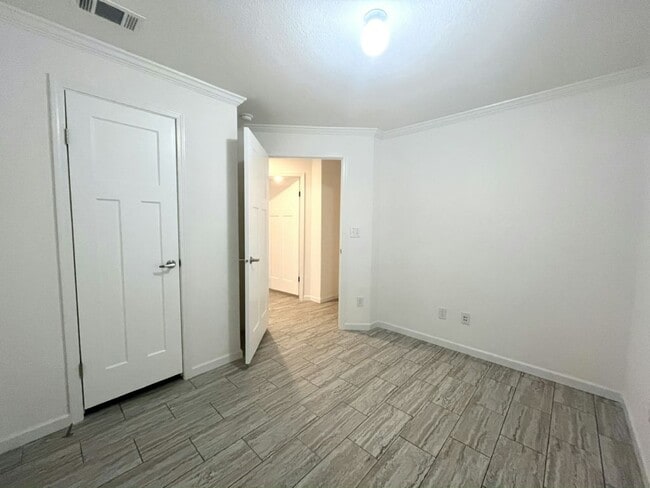 Building Photo - 402 Morristown Cay
