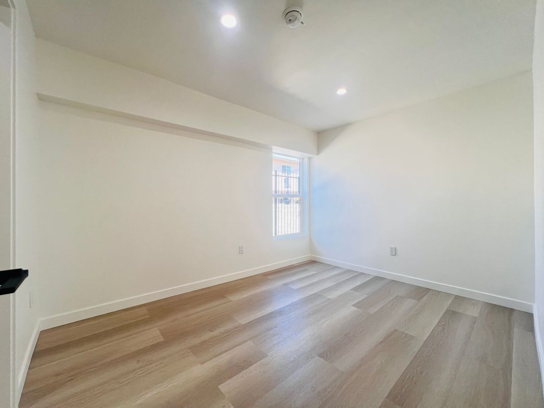 Building Photo - 1817 S Highland Ave