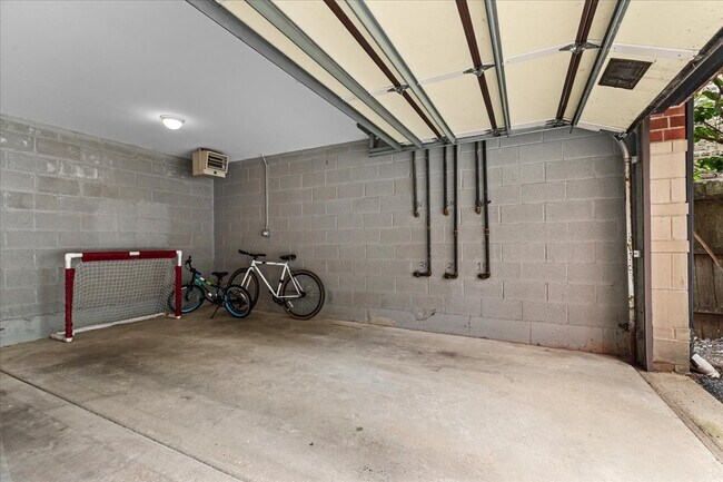 Building Photo - 5254 N Ashland Ave