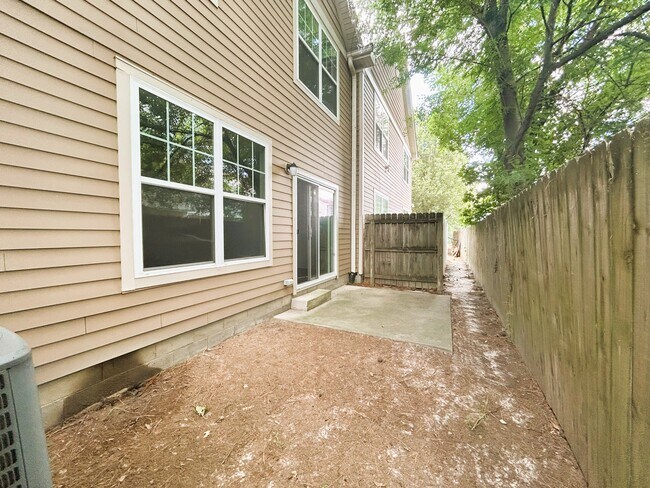 Building Photo - 248 Craftsman Cir