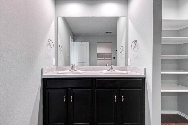 Building Photo - 5114 Jasmine Dawn Dr