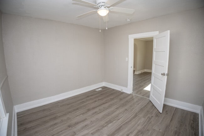 Building Photo - 421 Marshall St